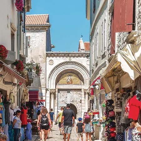 Gorgeous In With Kitchen Apartment Poreč
